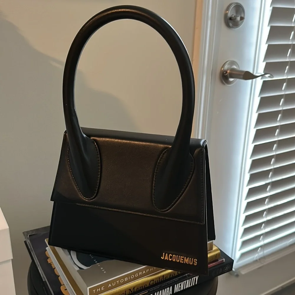 Jacquemus Black Mini Bag with Geometric Design - Picture 6 of 7